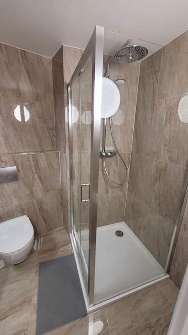 Luxusni Apartman Nedaleko Centra Praga Exterior foto