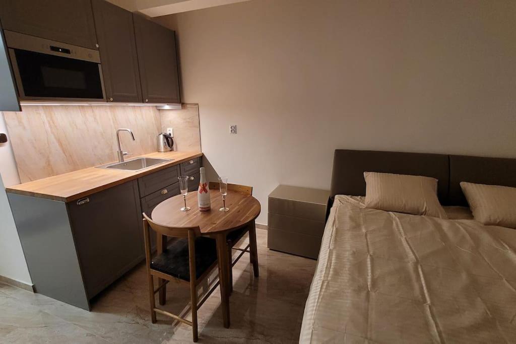 Luxusni Apartman Nedaleko Centra Praga Exterior foto